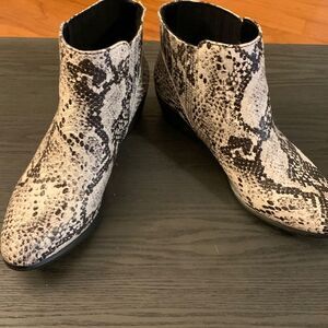 UNIONBAY Tipper Size 6 reptile print booties.  Worn once